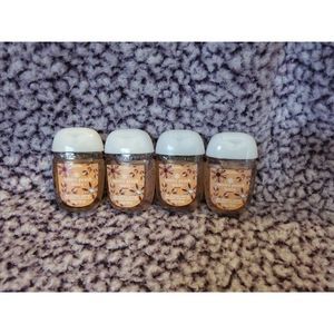 Bath & Body Works Mini Snowy Peach Berry Hand Sanitizer Set of 4